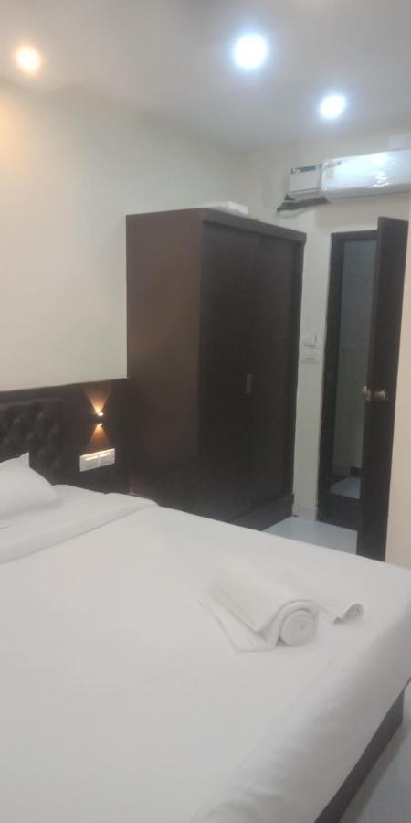 M G Residency Hotell Chikmagalūr Exteriör bild