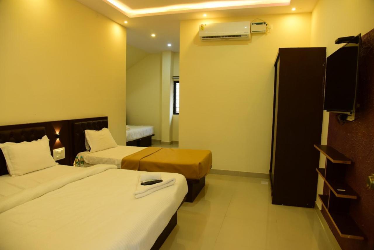 M G Residency Hotell Chikmagalūr Exteriör bild