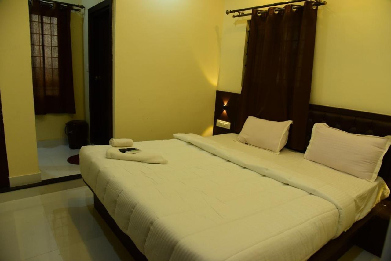 M G Residency Hotell Chikmagalūr Exteriör bild