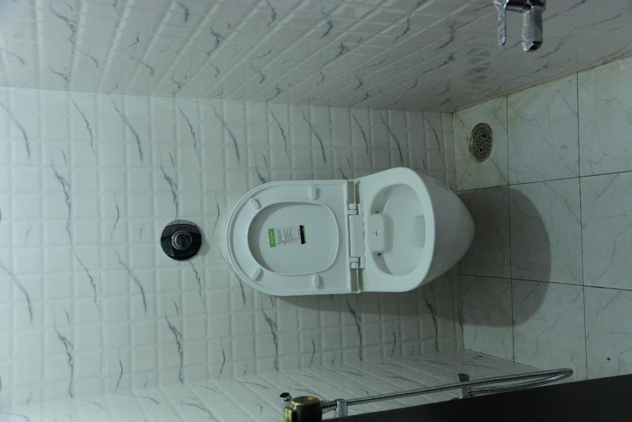 M G Residency Hotell Chikmagalūr Exteriör bild
