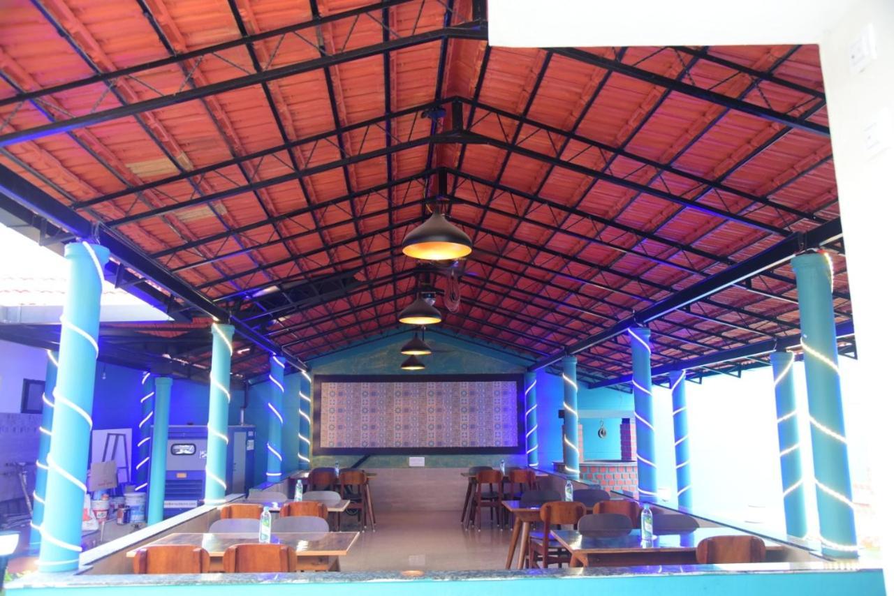 M G Residency Hotell Chikmagalūr Exteriör bild
