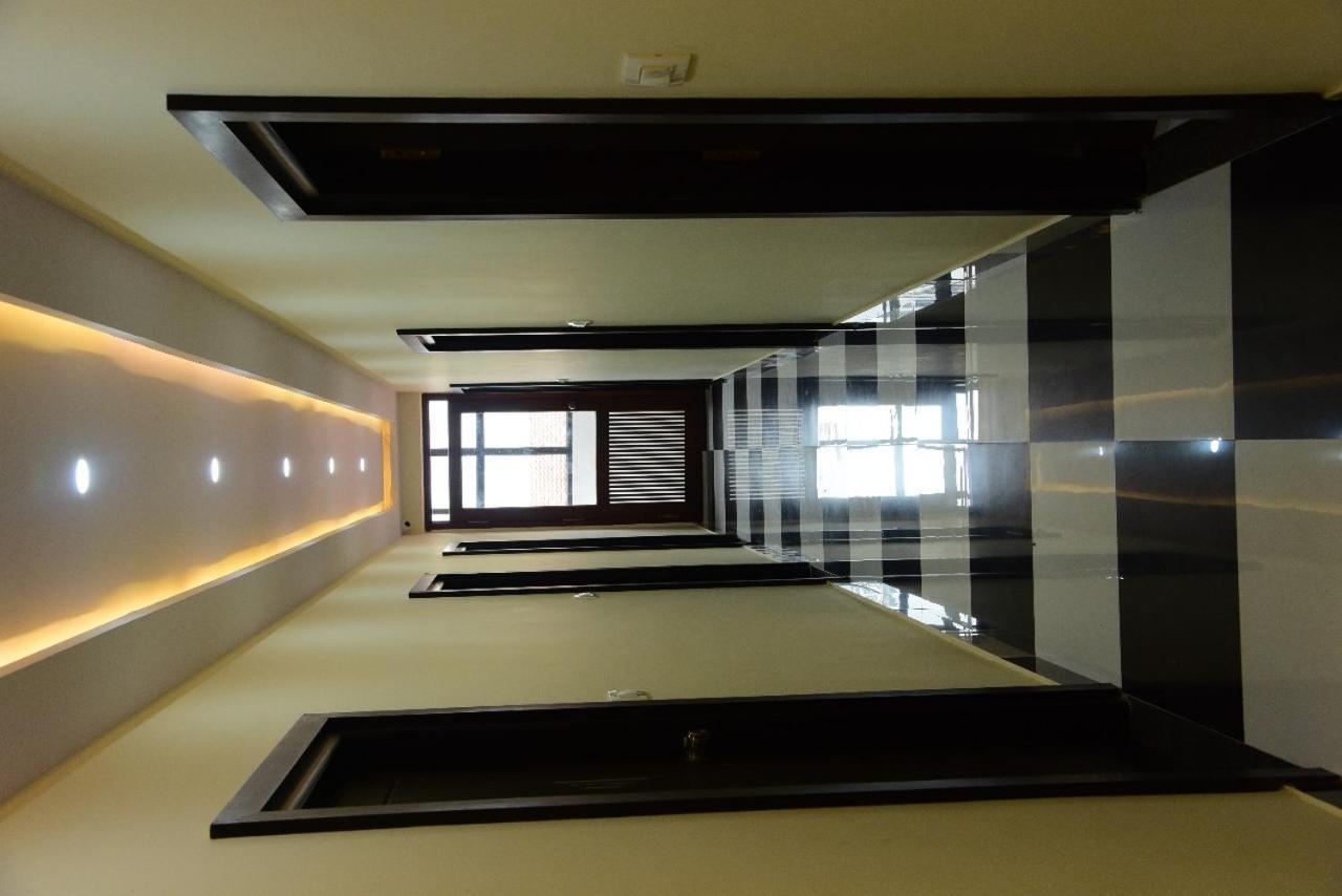 M G Residency Hotell Chikmagalūr Exteriör bild